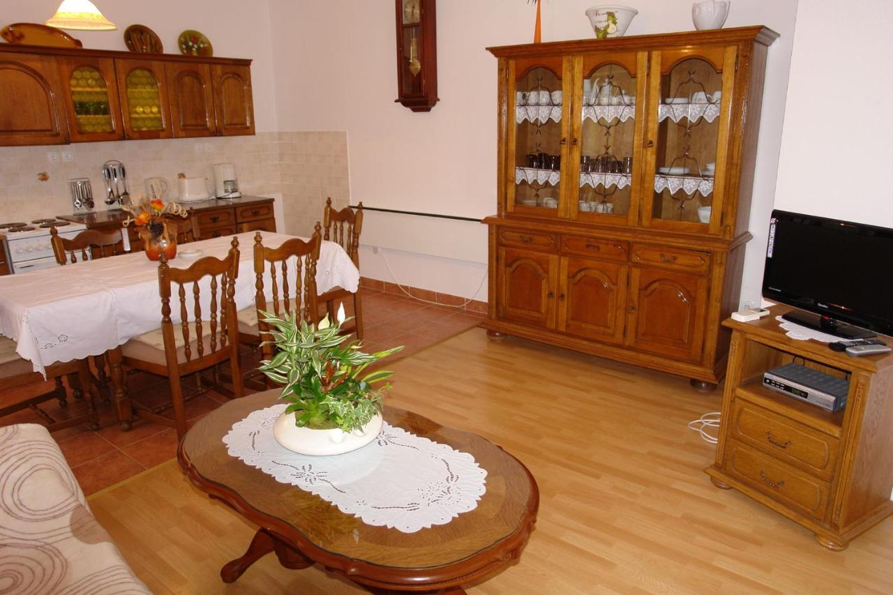 Apartments Nikolina Novi Vinodolski Kültér fotó