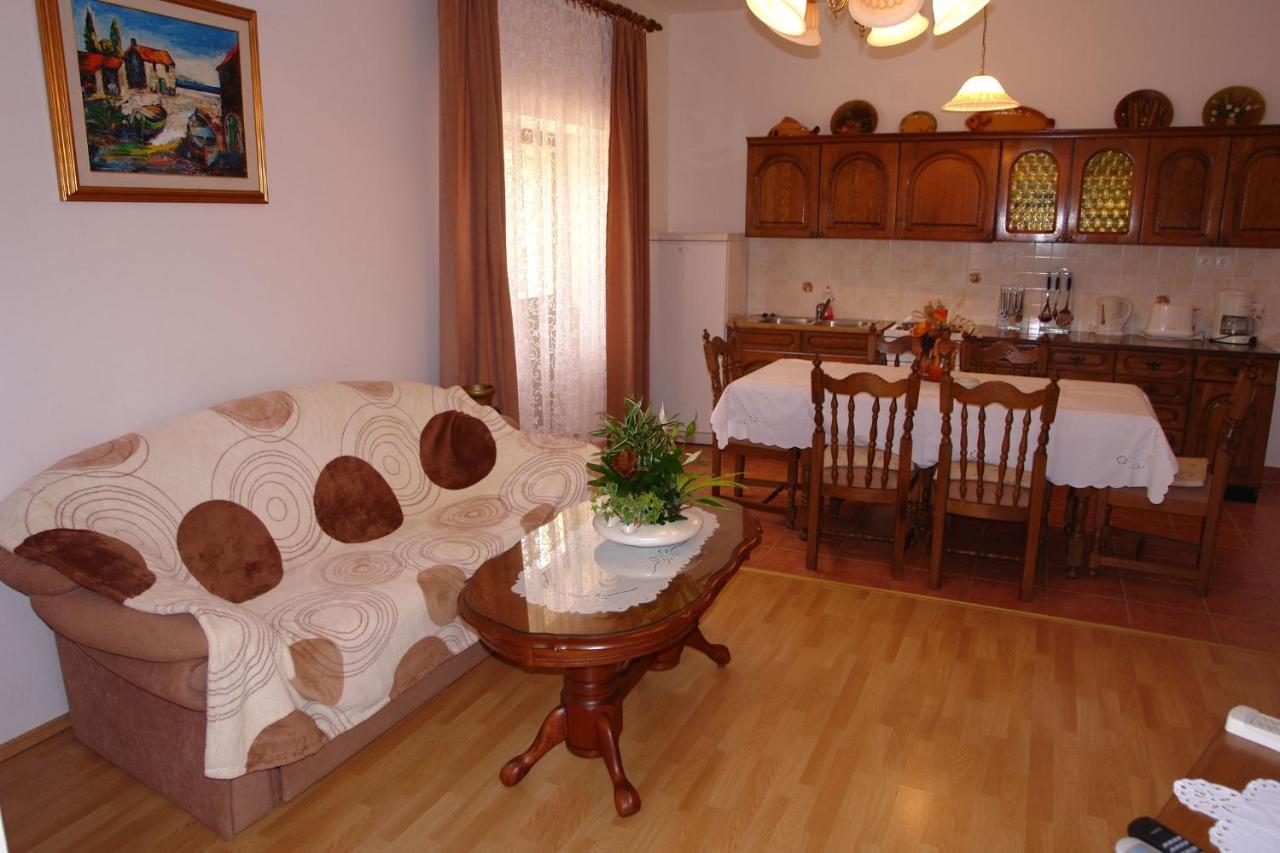 Apartments Nikolina Novi Vinodolski Kültér fotó