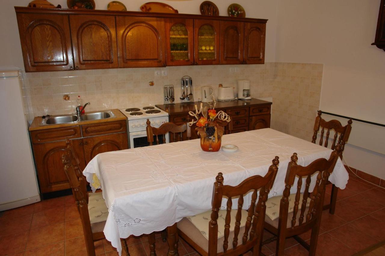 Apartments Nikolina Novi Vinodolski Kültér fotó